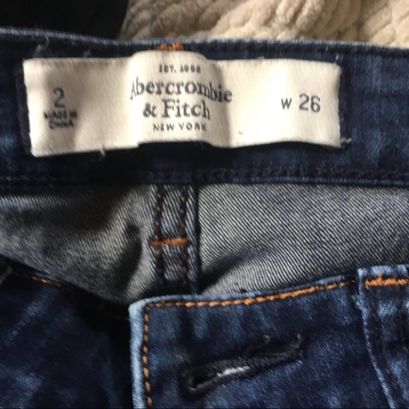 Abercrombie and Fitch Dark Wash Low Waisted Skinny Jeans Size 2 - Picture 6 of 8